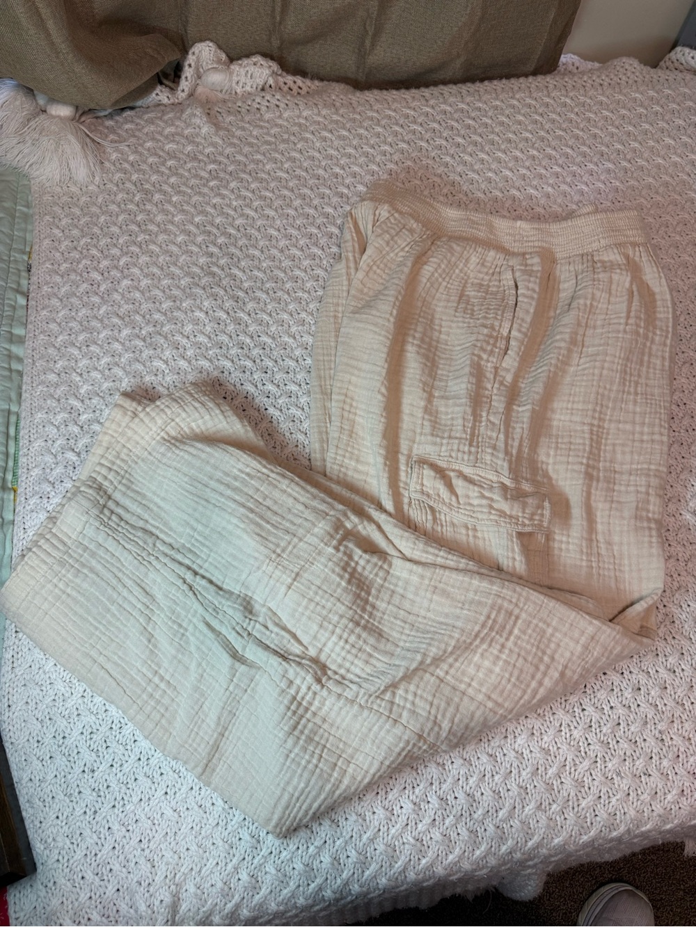 aerie Gauzy hit waisted Cream Wide-Leg Cargo Pants - Picture 12 of 15